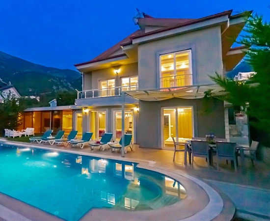 Fethiye Ölüdeniz'de Elverişli Konumda, Özel Havuzlu, Lüks Villa - 1