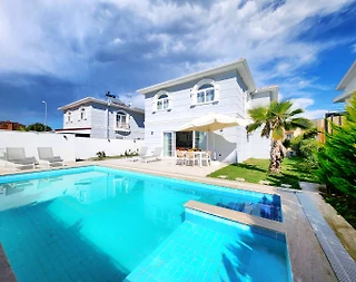 Serik Belek'te Geniş Ailelere Uygun, Özel Havuzlu, Modern Villa - 1