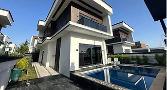Serik Belek'te Denize Yakın Konumda, Özel Havuzlu, 3+1, Kiralık Villa 