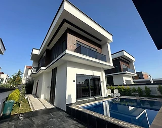 Serik Belek'te Denize Yakın Konumda, Özel Havuzlu, 3+1, Şık Villa  - 1