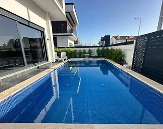 Serik Belek'te Doğayla İç İçe, Özel Havuzlu, Modern Tasarımlı Villa - 1