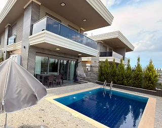Serik Belek'te Elverişli Konumda, Özel Havuzlu, 4+1 Villa - 1