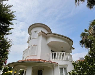 Serik Belek'te Elverişli Konumda, Özel Havuzlu, Kiralık Villa - 1