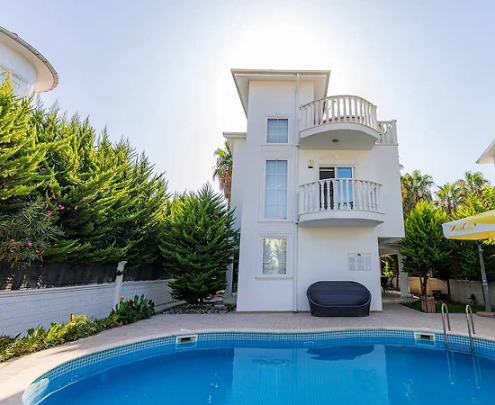 Serik Belek'te Geniş Ailelere Uygun, Özel Havuzlu, Ferah Villa - 1
