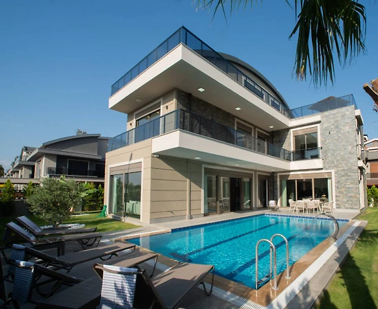 Serik Belek'te Geniş Ailelere Uygun, Özel Havuzlu, Lüks Villa - 1