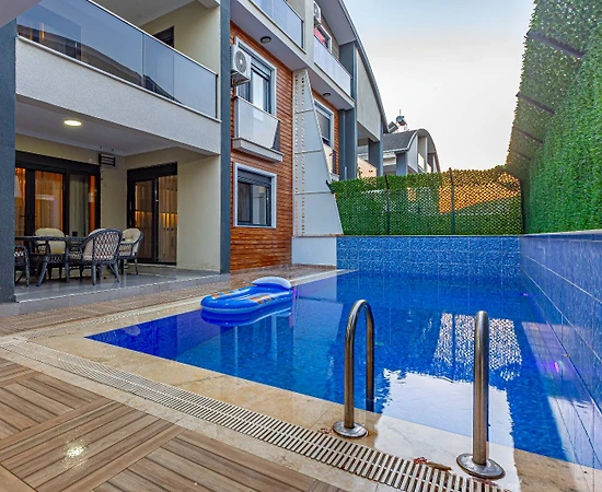 Serik Belek'te Kalabalık Ailelere Uygun, Özel Havuzlu, 5+1 Modern Villa - 1