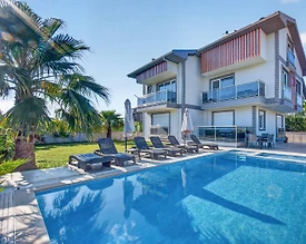 Serik Belek'te Kalabalık Ailelere Uygun, Özel Havuzlu, 5+1 Villa - 2