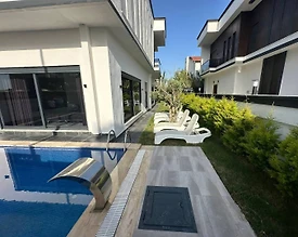 Serik Belek'te Merkeze Yakın Konumda, Özel Havuzlu, 3+1, Kiralık Villa - 2