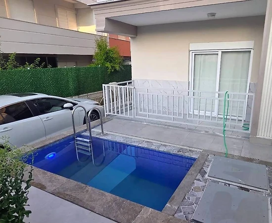 Serik Belek'te Modern Tasarımlı, Serinleme Havuzlu, 4 Kişilik Villa - 1