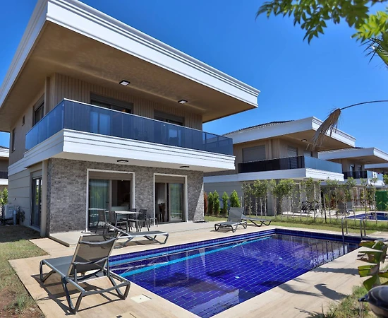Serik Belek'te Plaja Yakın Konumda, Özel Havuzlu, Kiralık Villa - 1