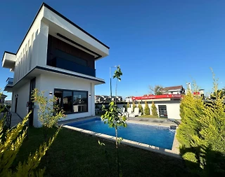 Serik Belek'te Lüks Tasarıma Sahip, Özel Havuzlu, Kiralık Villa - 3