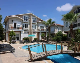 Serik Belek'te Site İçerisinde, Ortak Havuzlu, 4+1 Villa - 1