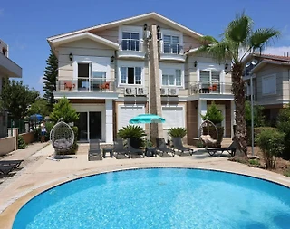 Serik Belek'te Site İçerisinde, Ortak Havuzlu, 4+1 Villa - 2