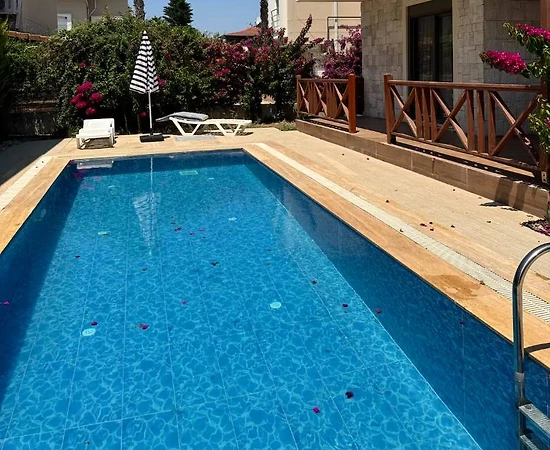 Serik Kadriye'de Geniş Ailelere Uygun, Özel Havuzlu, 4+1 Villa - 1