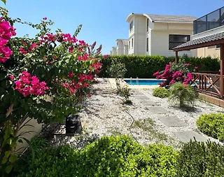 Serik Kadriye'de Geniş Ailelere Uygun, Özel Havuzlu, 4+1 Villa - 4