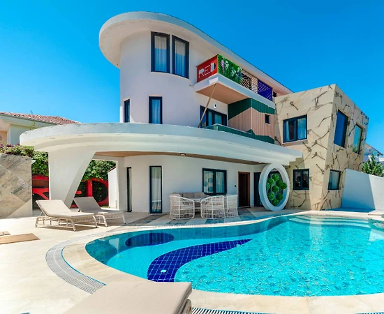 Serik Kadriye'de Geniş Ailelere Uygun, Özel Havuzlu, İkiz Villa - 1