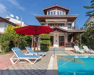 Serik Kadriye'de Geniş Bahçe İçerisinde, Özel Havuzlu, Konforlu Villa - 3