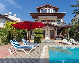 Serik Kadriye'de Geniş Bahçe İçerisinde, Özel Havuzlu, Konforlu Villa - 2