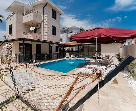 Serik Kadriye'de Kalabalık Ailelere Uygun, Özel Havuzlu, Modern Villa - 1