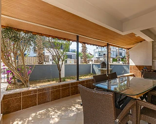 Serik Kadriye'de Merkeze Yakın, Geniş Bahçeli, Kiralık Villa - 3