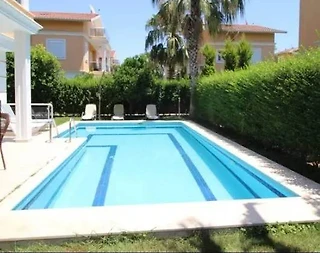 Serik Kadriye'de Merkeze Yakın Konumda, Özel Havuzlu, Şık Villa - 4