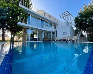 Serik Kadriye'de Merkeze Yakın, Özel Havuzlu, Kiralık Villa - 2