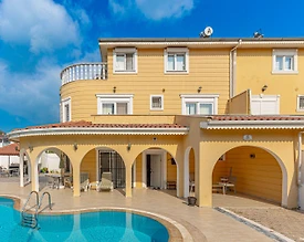 Serik Kadriye'de Merkezi Konumda, Özel Havuzlu, Konforlu Villa - 3