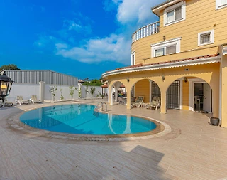 Serik Kadriye'de Merkezi Konumda, Özel Havuzlu, Konforlu Villa - 4