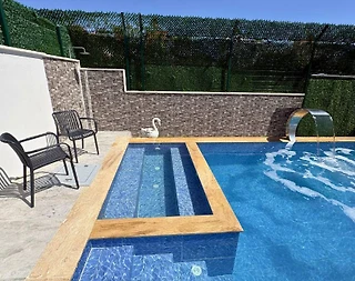 Serik Kadriye'de Sakin Konumda, Isıtmalı Havuzlu, Lüks Villa - 4