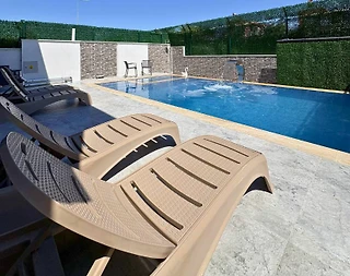 Serik Kadriye'de Sakin Konumda, Isıtmalı Havuzlu, Lüks Villa - 3