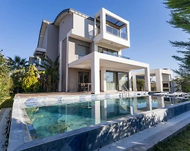 Serik Kadriye'de Sakin Konumda, Özel Havuzlu, 6 Kişilik Villa - 3