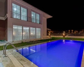 Serik Kadriye'de Sakin Konumda, Özel Havuzlu, Modern Villa - 2