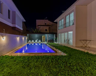 Serik Kadriye'de Sakin Konumda, Özel Havuzlu, Modern Villa - 3