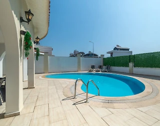 Serik Kadriye'de Şık Tasarımlı, Özel Havuzlu, Şık Villa - 3