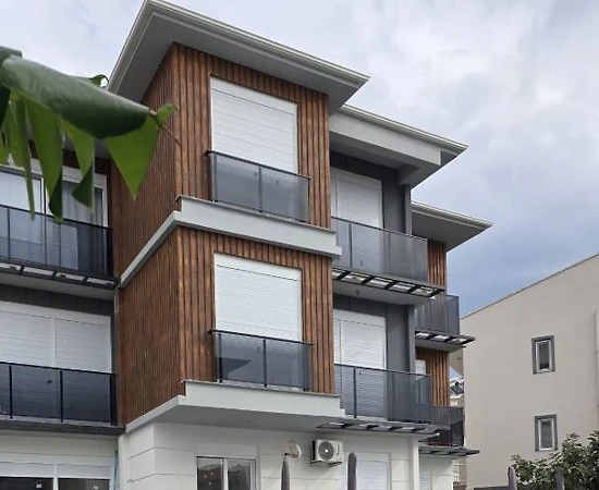 Serik Kadriye'de Site İçerisinde, Ortak Havuzlu, 1+1 Apart - 1
