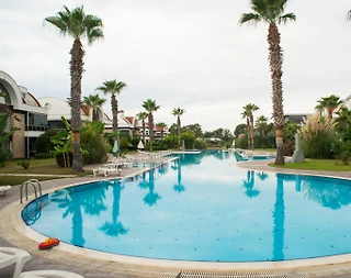 Serik Kadriye'de Tesis İçerisinde, Ortak Havuzlu, Konforlu Villa - 4