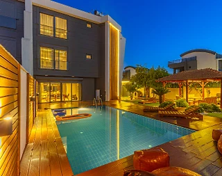 Serik Kadriye'de Yemyeşil Bahçede, Özel Havuzlu, Konforlu Villa - 1