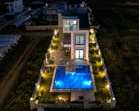 Serik Kadriye'de Yemyeşil Bahçeli, Özel Havuzlu, 4+1 Villa - 3