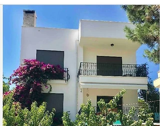 İzmir Karaburun'da Elverişli Konumda, Konforlu, Kiralık Bahçe Katı - 2