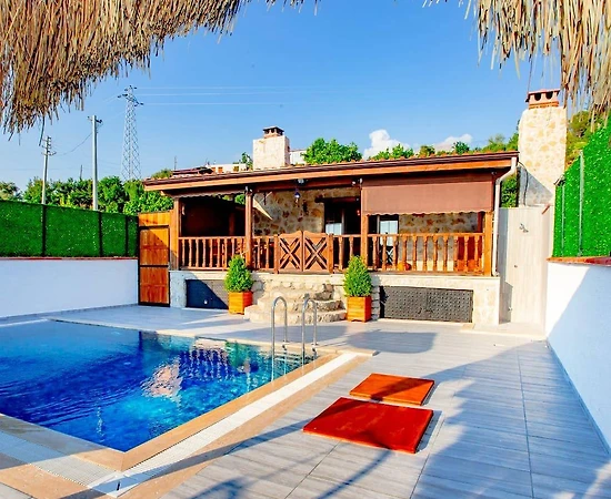 Muğla Seydikemer'de Sakin Konumda, Özel Havuzlu, Kiralık Villa - 1