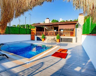 Muğla Seydikemer'de Sakin Konumda, Özel Havuzlu, Kiralık Villa - 2