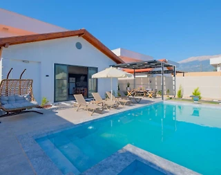 Seydikemer Çaltıözü'nde Doğa İle İç İçe, Özel Havuzlu, Bahçeli Villa - 1