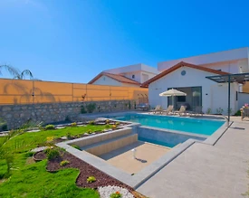 Seydikemer Çaltıözü'nde Doğa İle İç İçe, Özel Havuzlu, Bahçeli Villa - 2