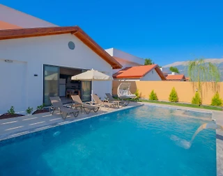 Seydikemer Çaltıözü'nde Doğa İle İç İçe, Özel Havuzlu, Lüks Villa - 2