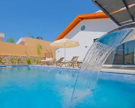 Seydikemer Çaltıözü'nde Geniş Alanlara Sahip, Özel Havuzlu, 4+1 Kiralık Villa - 3
