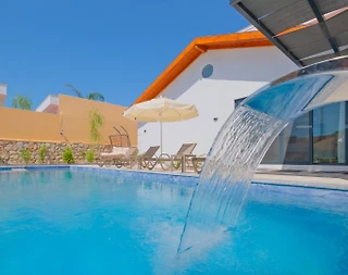 Seydikemer Çaltıözü'nde Geniş Alanlara Sahip, Özel Havuzlu, 4+1 Kiralık Villa - 3
