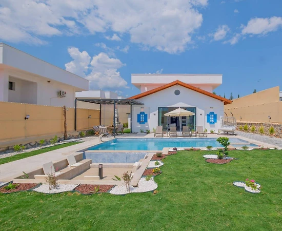 Seydikemer Çaltıözü'nde Sakin Konumda, Özel Havuzlu, Kiralık Villa - 1