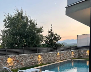 Seydikemer Cumhuriyet'te Geniş Ailelere Uygun, Özel Havuzlu, Ferah Villa - 1