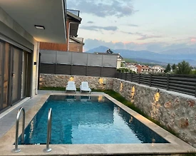 Seydikemer Cumhuriyet'te Geniş Ailelere Uygun, Özel Havuzlu, Ferah Villa - 2