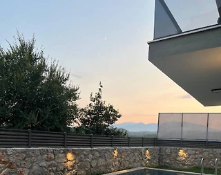 Seydikemer Cumhuriyet'te Geniş Ailelere Uygun, Özel Havuzlu, Ferah Villa - 3
